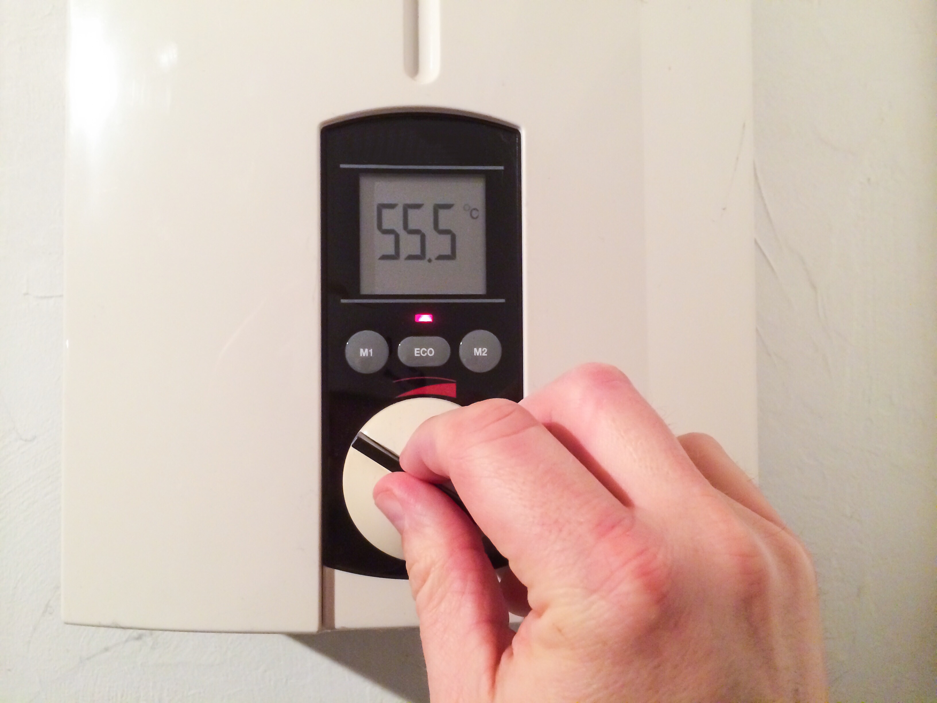 Calentador eléctrico instantáneo: ventajas y diferencias