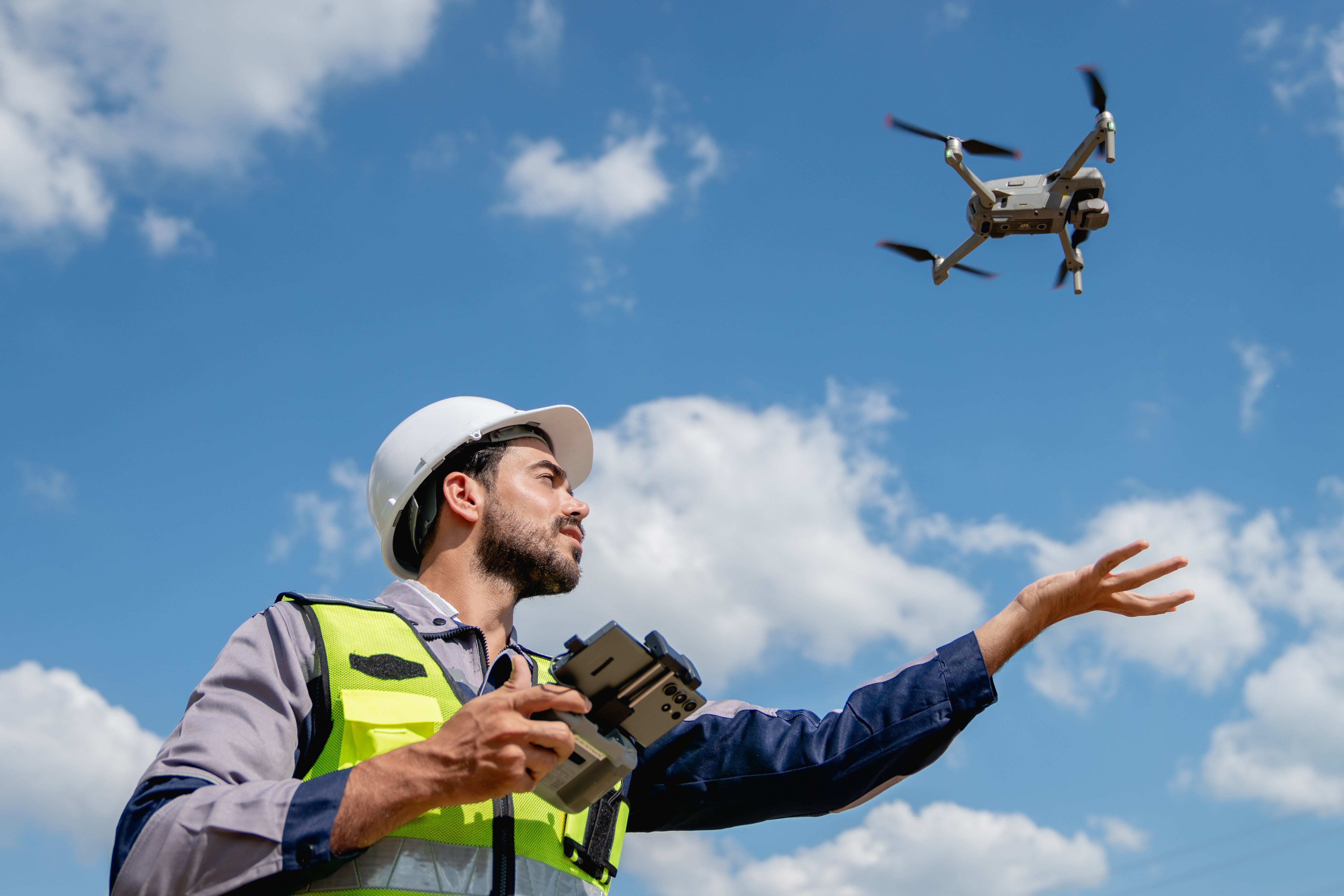 Drones para inspección de red eléctrica: desafíos y ventajas