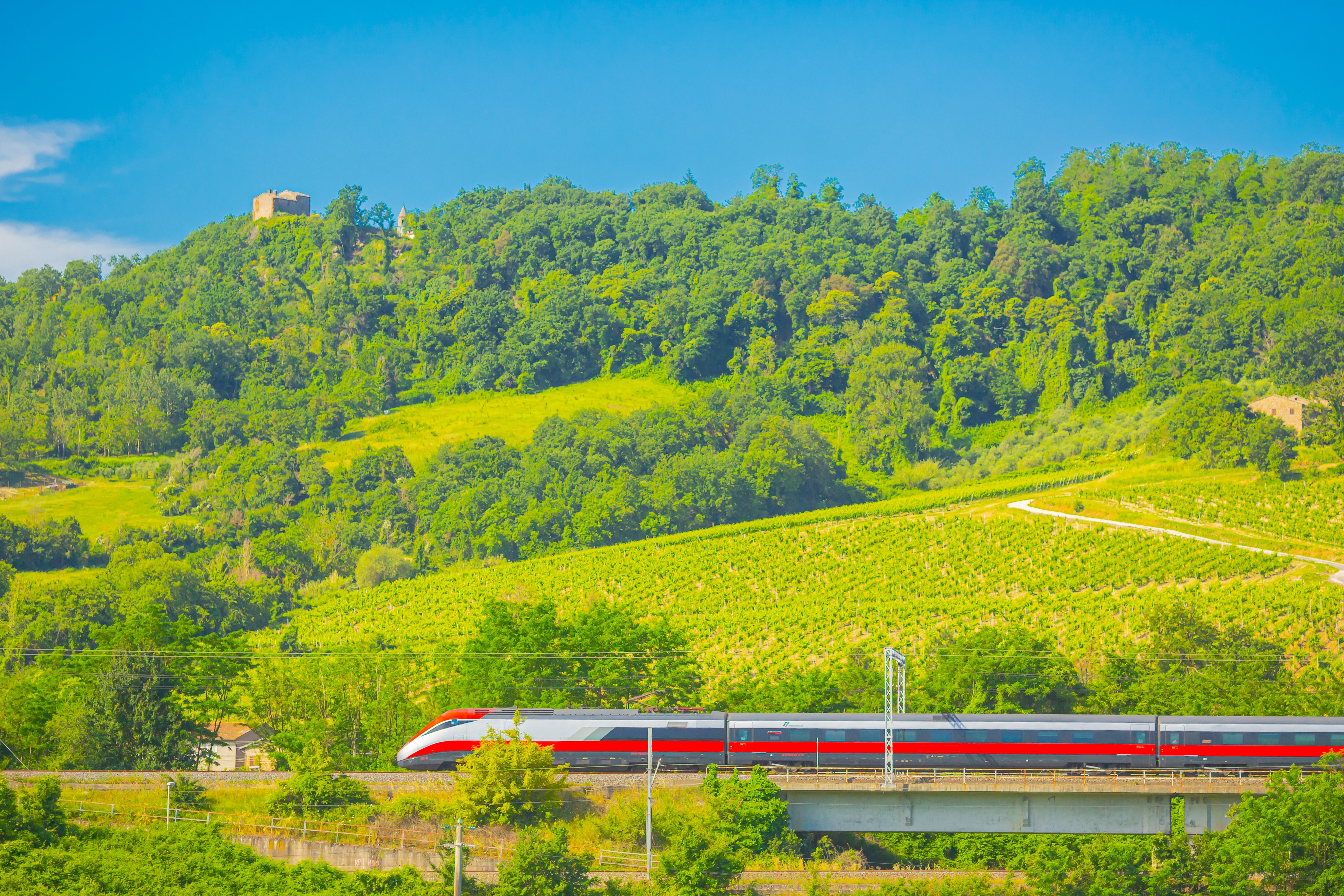 Tren eléctrico: consumo, retos y beneficios para el planeta